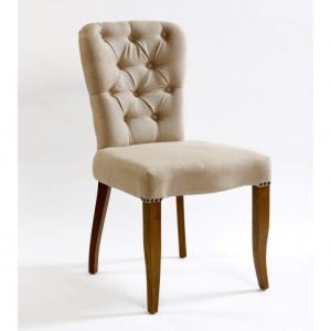 Silla de lino y roble con tachuelas Silla de lino y roble con tachuelas