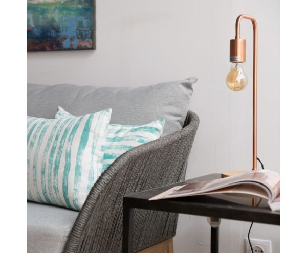 Lámpara de mesa color bronce, cristal y madera