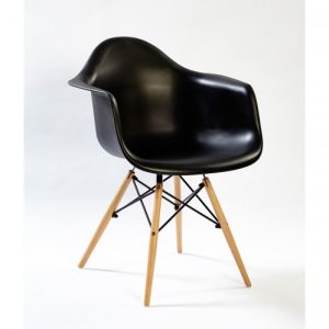 Sillón negro pata madera Sillón negro pata madera