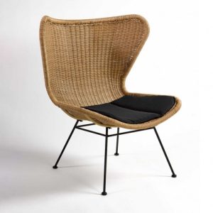 Sillón de fibra sintética y metal negro Sillón de fibra sintética y metal negro