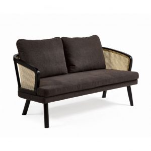 Sofá negro de ratán y tapizado gris Sofá negro de ratán y tapizado gris