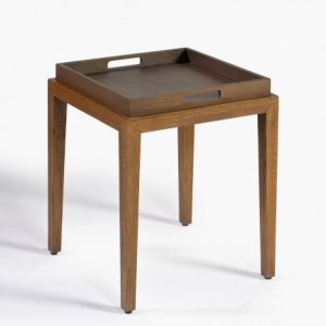 Mesa auxiliar cuadrada con bandeja acabada roble Mesa auxiliar cuadrada con bandeja acabada roble