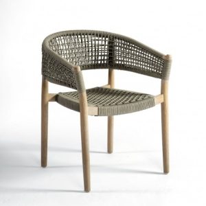 Silla de madera grisácea y cuerda color topo Silla de madera grisácea y cuerda color topo