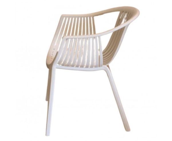 Silla beige con brazo