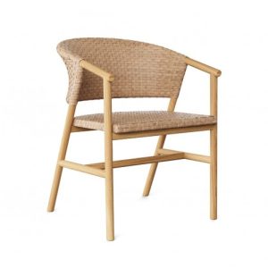 Silla de teca color natural con respaldo y asiento de resina Silla de teca color natural con respaldo y asiento de resina