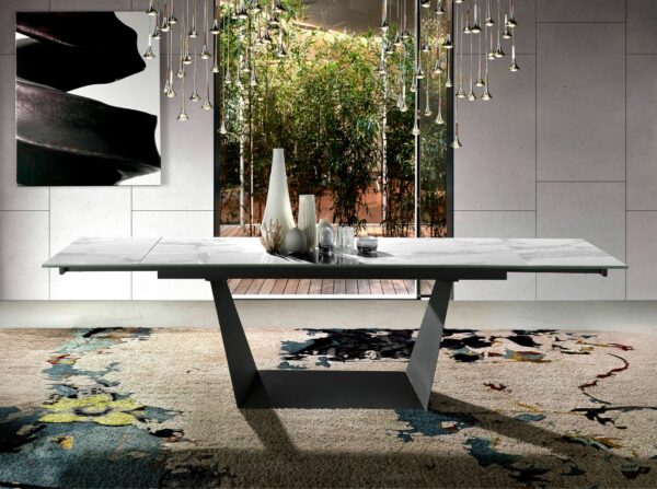 Mesa comedor extensible rectangular mármol porcelánico y acero negro