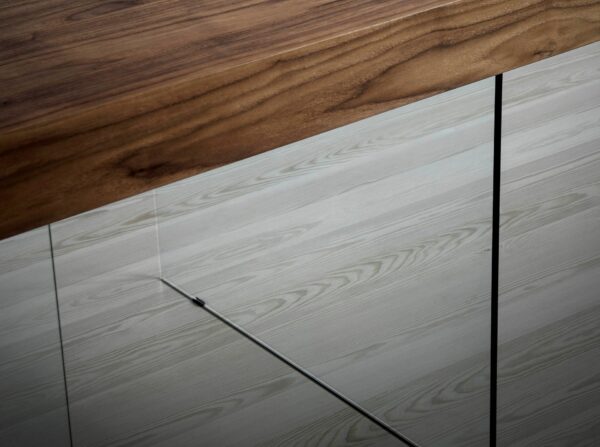 Mesa comedor rectangular nogal y cristal templado