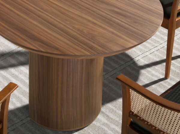 Mesa comedor ovalada medio punto nogal