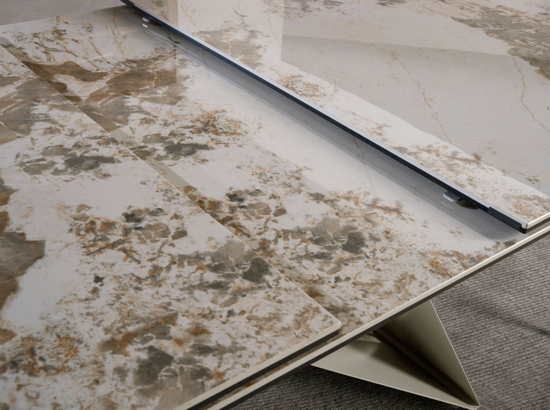 Mesa comedor extensible rectangular mármol porcelánico y acero gris taupé Mesa comedor extensible rectangular mármol porcelánico y acero gris taupé