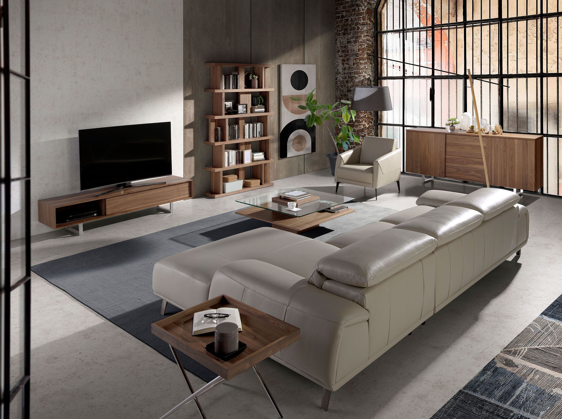 Mesa rincón rectangular nogal y acero cromado Mesa rincón rectangular nogal y acero cromado