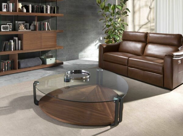 Mesa centro triangular cristal templado, acero negro y nogal
