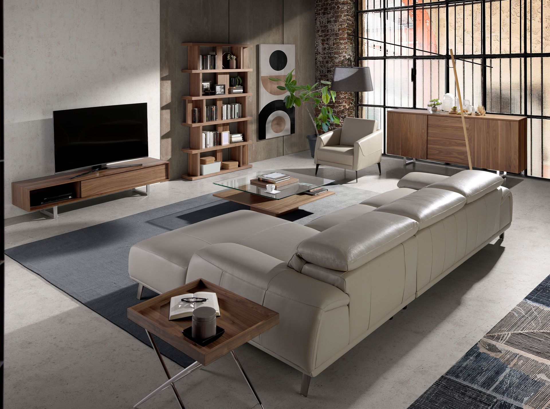 Mueble TV nogal y acero cromado Mueble TV nogal y acero cromado