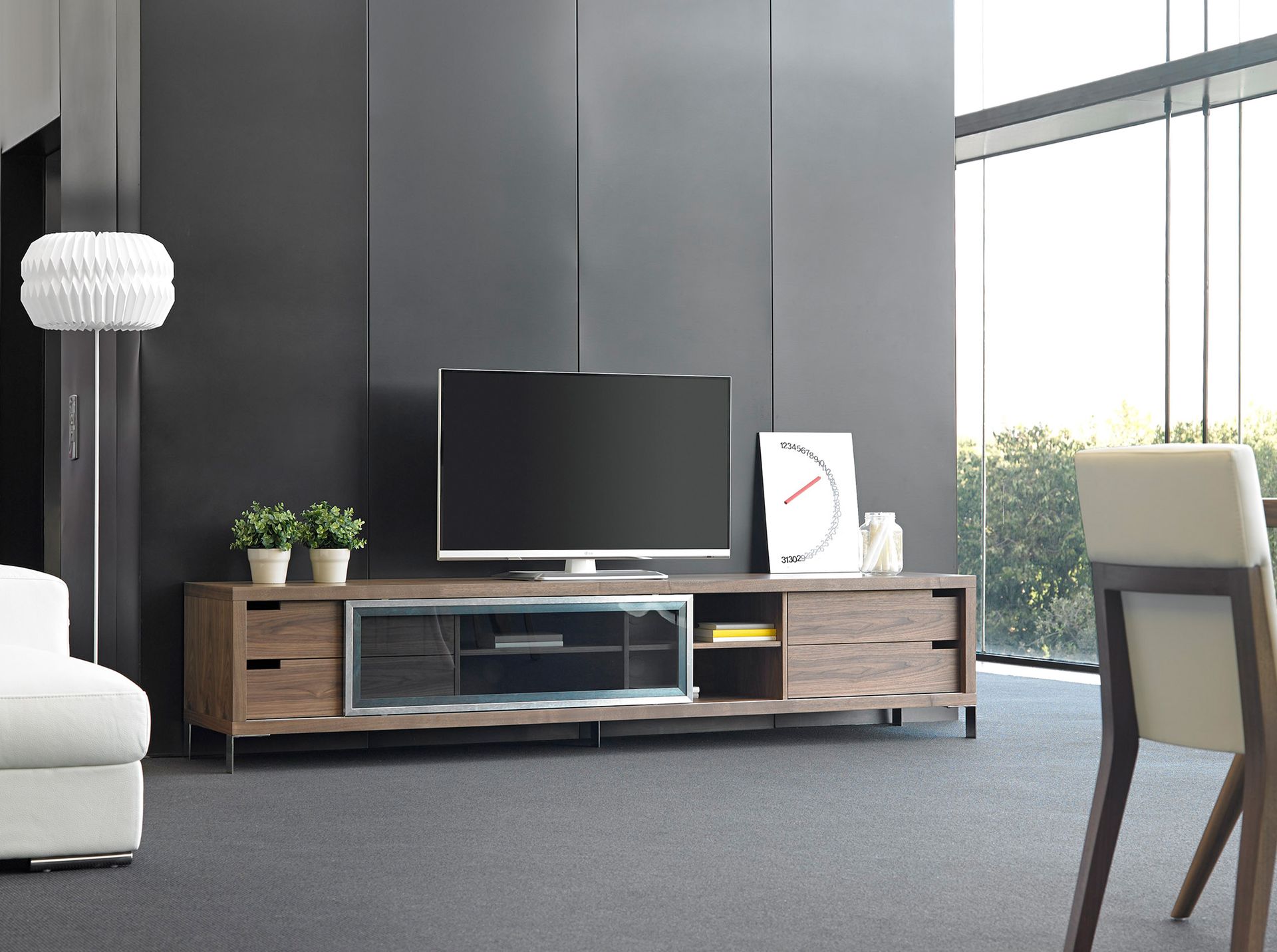 Mueble TV nogal y acero cromado Mueble TV nogal y acero cromado