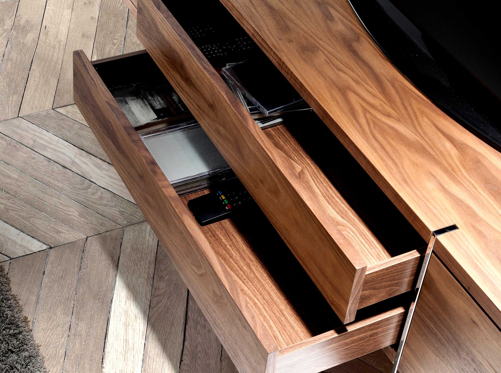 Mueble TV nogal y acero cromado Mueble TV nogal y acero cromado