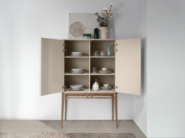 Aparador alto madera beige y nogal