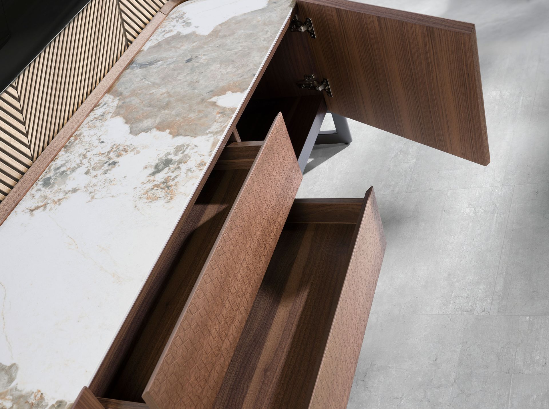 Mueble TV nogal, acero visón metal y tapa de mármol porcelánico Mueble TV nogal, acero visón metal y tapa de mármol porcelánico