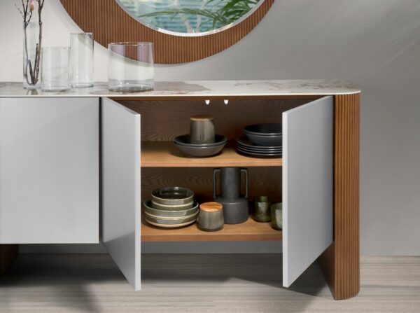 Aparador madera color plata, nogal y tapa de mármol porcelánico