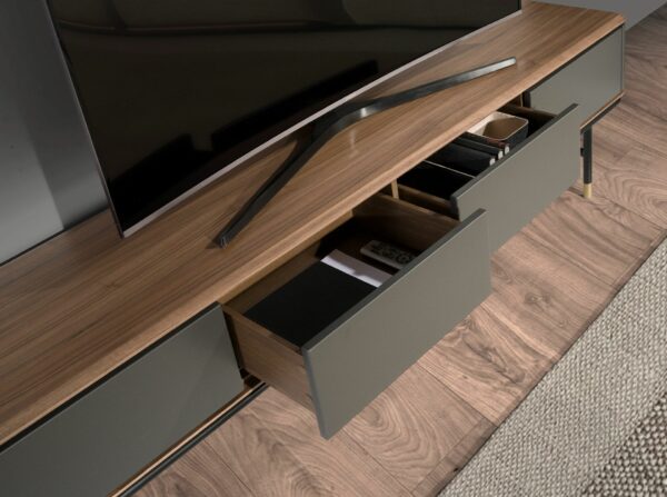 Mueble TV madera gris oscuro, acero negro y tapa de nogal