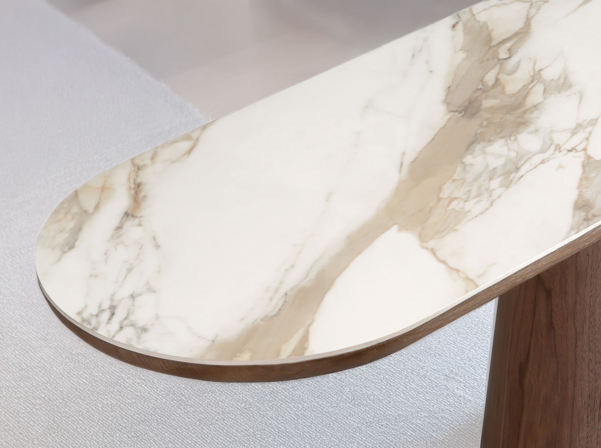 Consola ovalada medio punto mármol porcelánico y nogal Consola ovalada medio punto mármol porcelánico y nogal