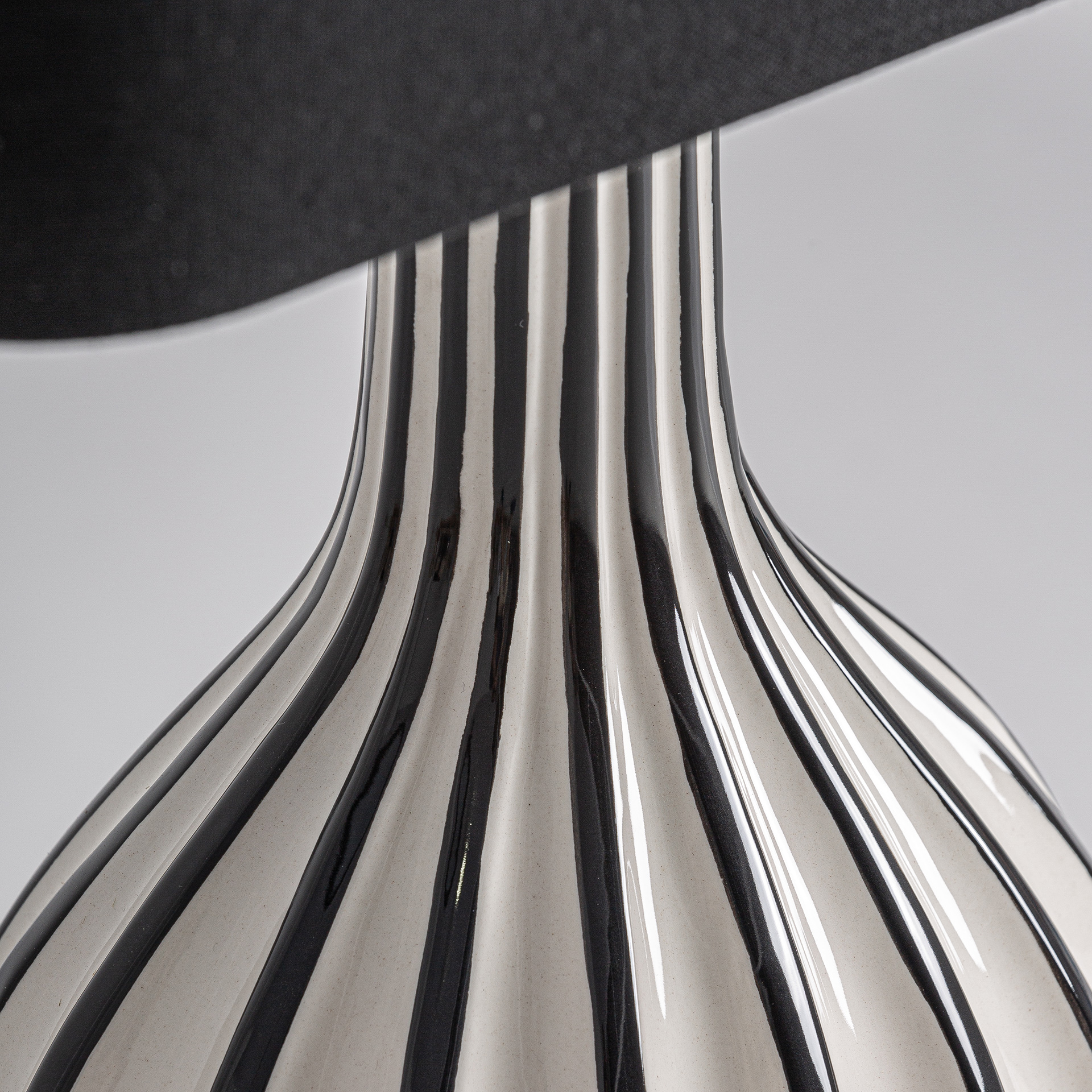 LÁMPARA DE SOBREMESA LÁMPARA DE SOBREMESA