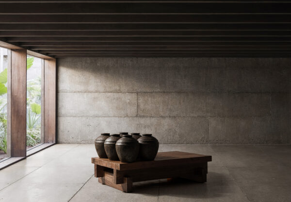 MESA DE CENTRO BRUTALIST