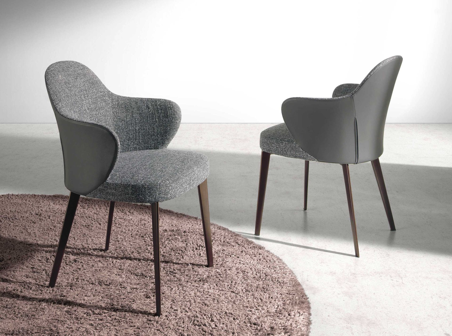 Silla tela y polipiel gris oscuro Silla tela y polipiel gris oscuro