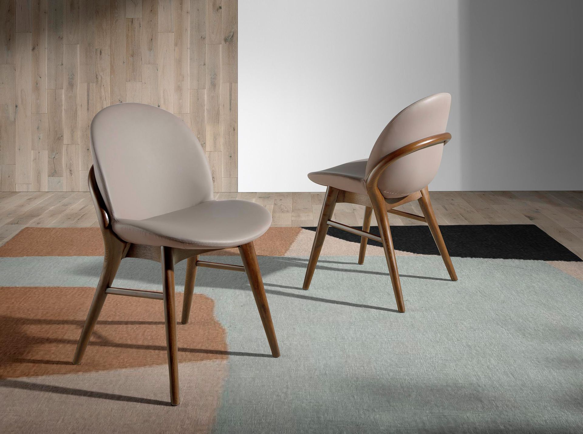 Silla polipiel visón oscuro Silla polipiel visón oscuro