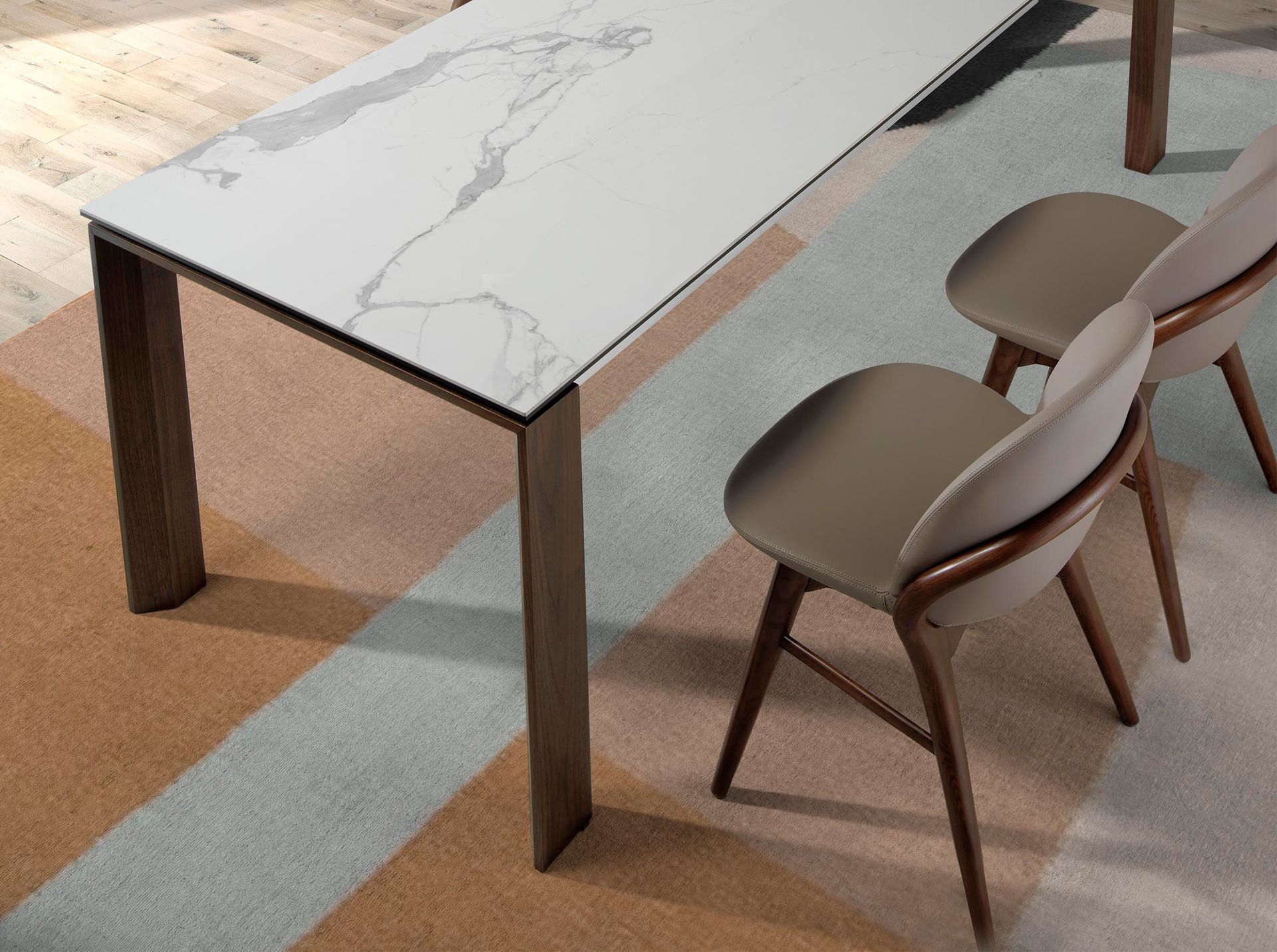 Silla polipiel visón oscuro Silla polipiel visón oscuro