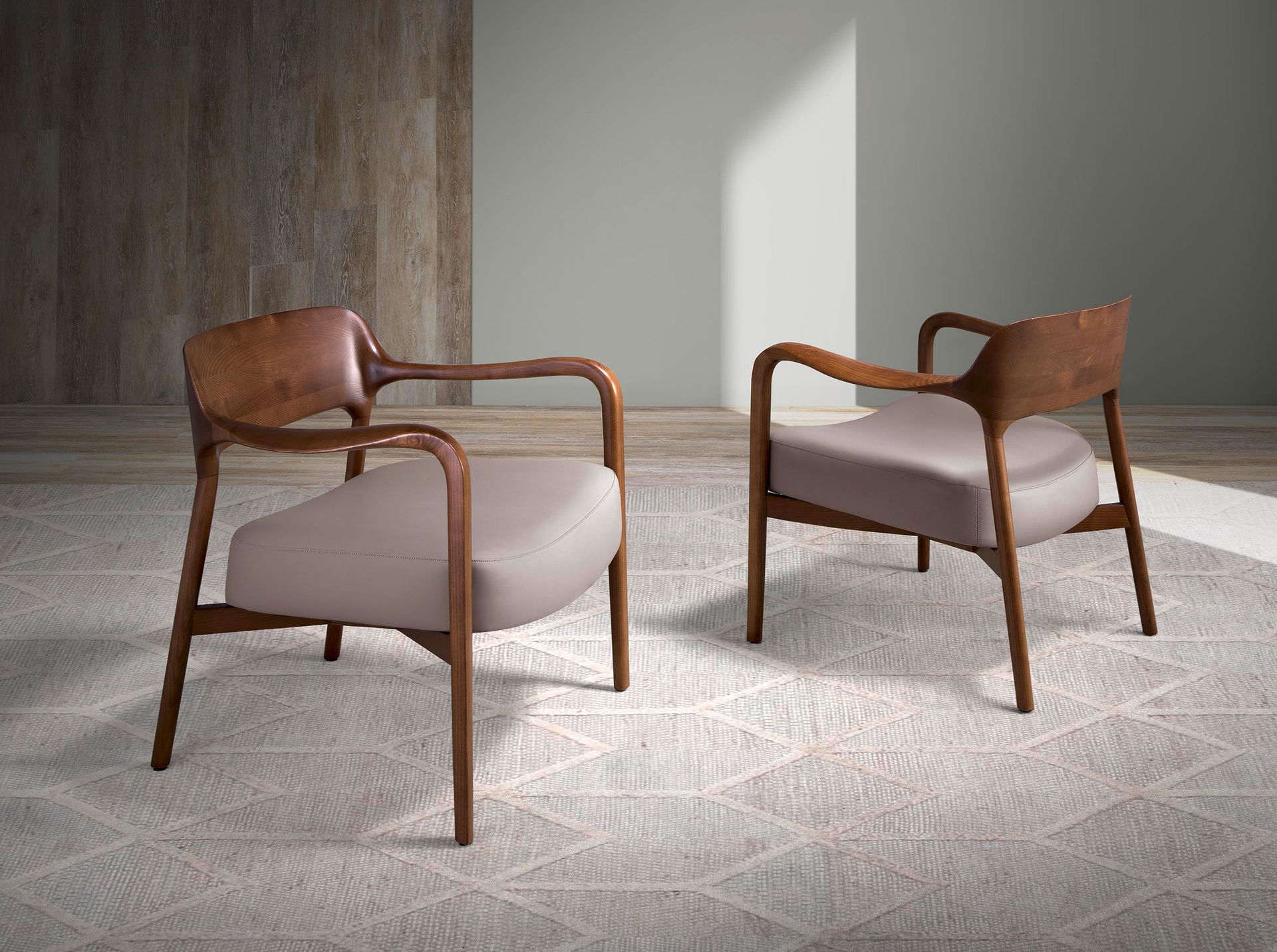 Sillón nogal y polipiel visón Sillón nogal y polipiel visón