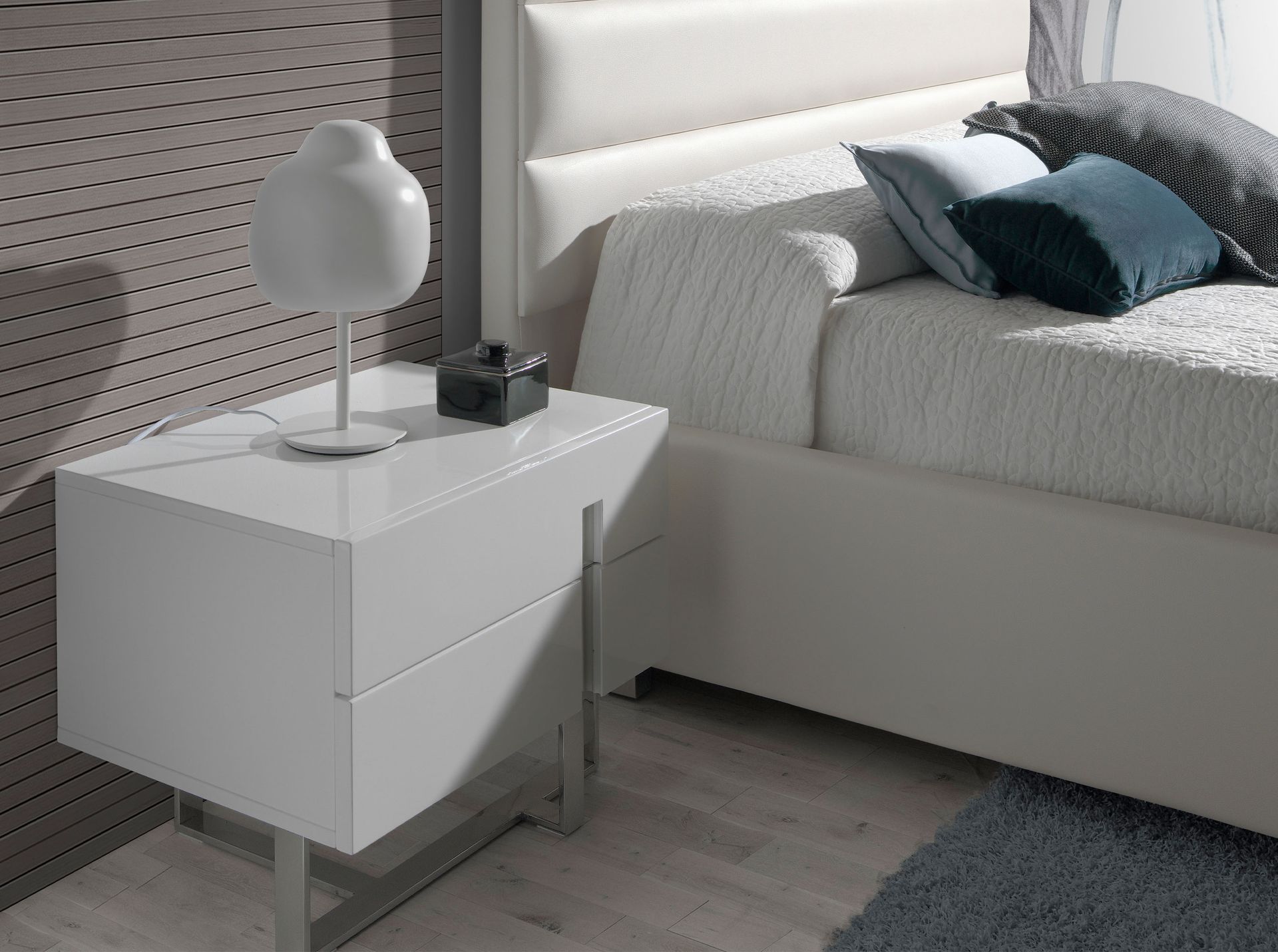 Mesita de noche madera blanco y acero cromado Mesita de noche madera blanco y acero cromado