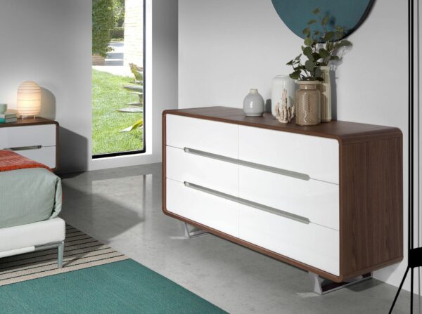 Cómoda madera blanco, nogal y acero cromado
