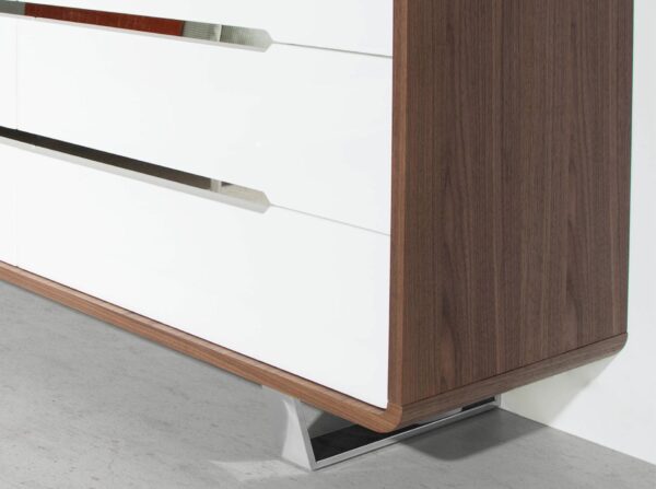 Cómoda madera blanco, nogal y acero cromado