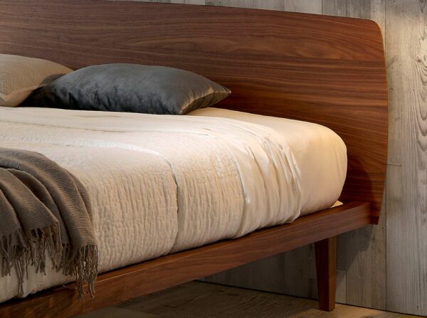 Cama nogal