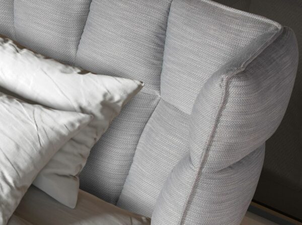 Cama tela color gris azulado claro