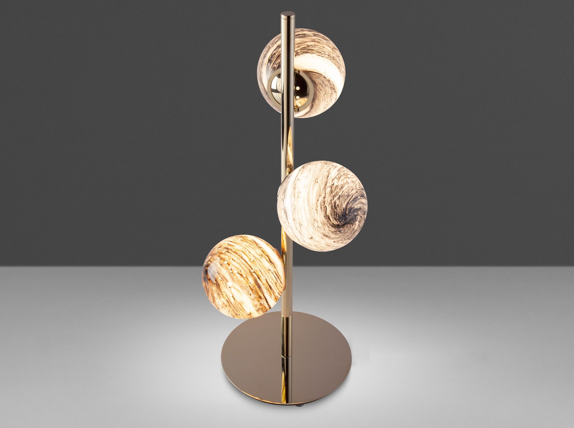 Lámpara de sobremesa en acero inoxidable Lámpara de sobremesa en acero inoxidable