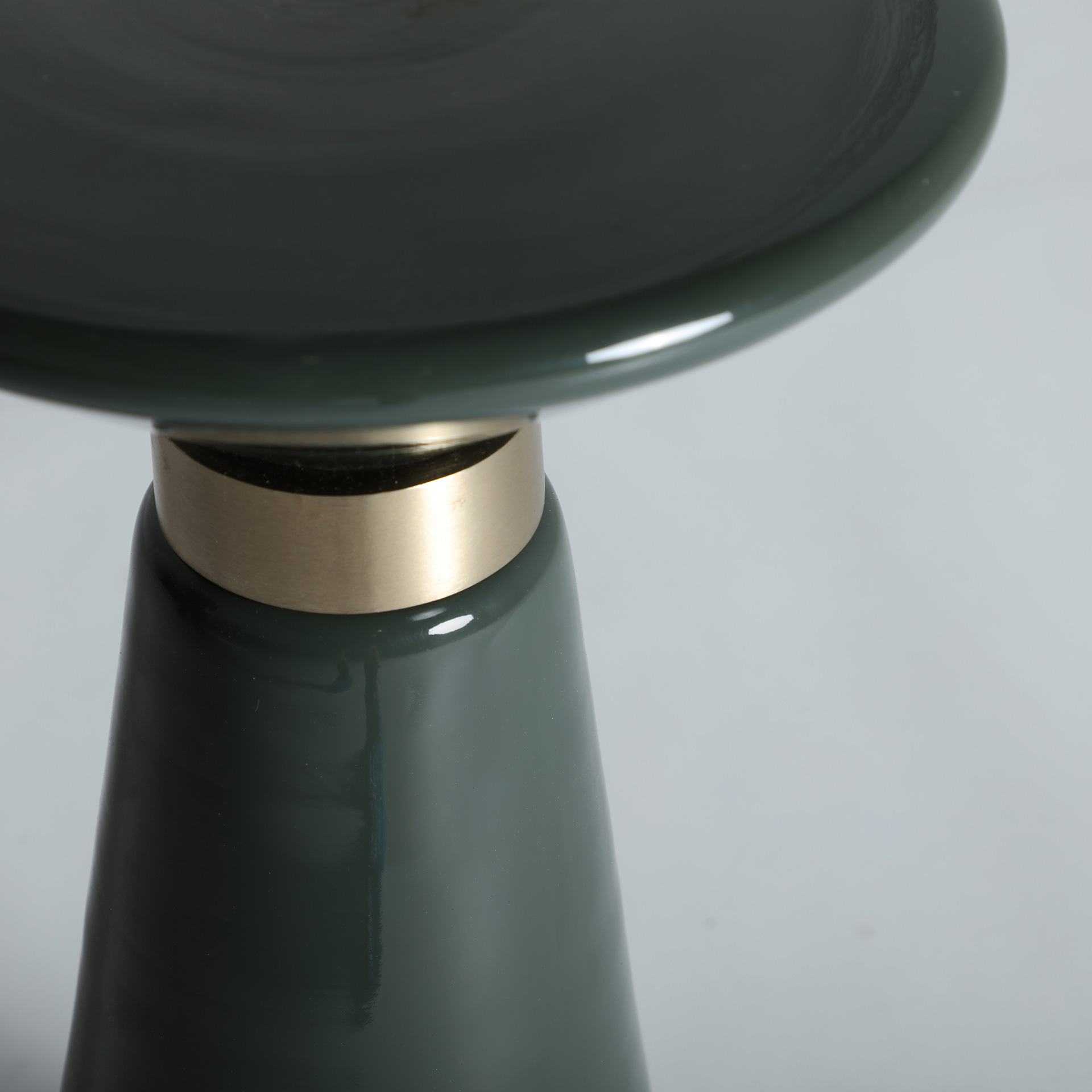 Mesa Auxiliar Cassis Mesa Auxiliar Cassis