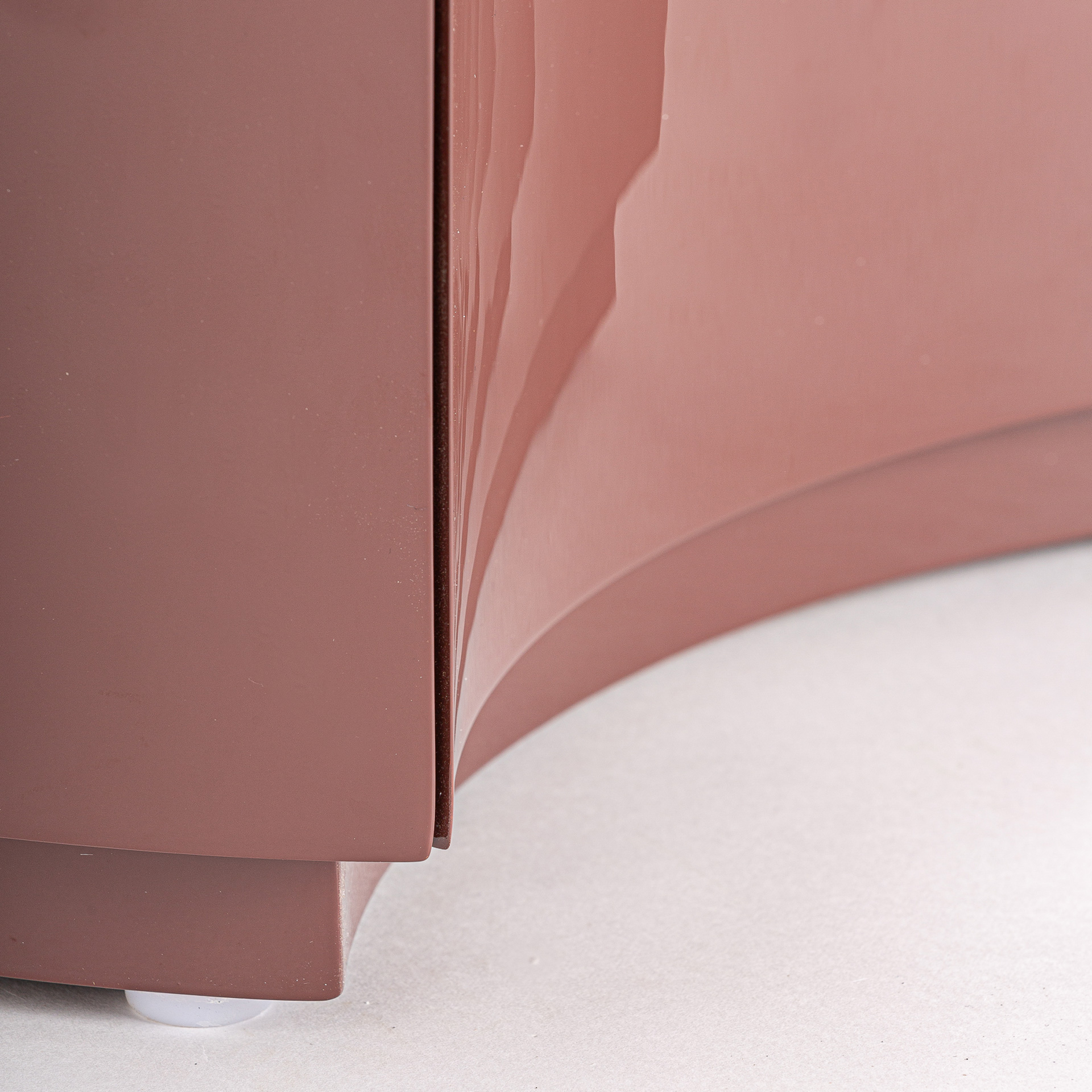 Mesita De Noche Rubra Mesita De Noche Rubra