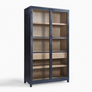 Armario de roble oscuro con interior en naturar y puertas de cristal. Armario de roble oscuro con interior en naturar y puertas de cristal.