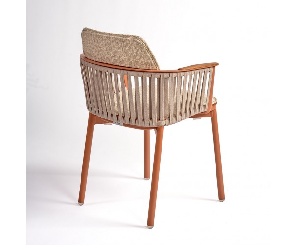 Sillón de comedor color arenisca y cuerda arena Sillón de comedor color arenisca y cuerda arena