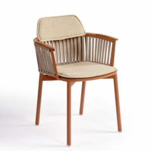 Sillón de comedor color arenisca y cuerda arena