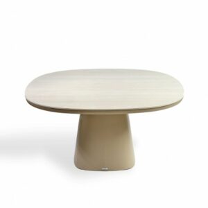 Mesa de comedor arena y sobre cerámico blanco 150