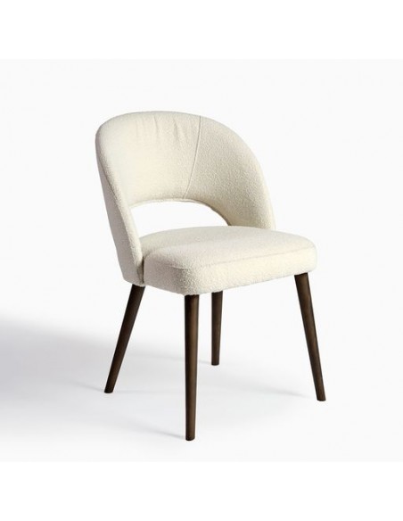 Silla de comedor tapizada en marfil y pata madera oscura Silla de comedor tapizada en marfil y pata madera oscura