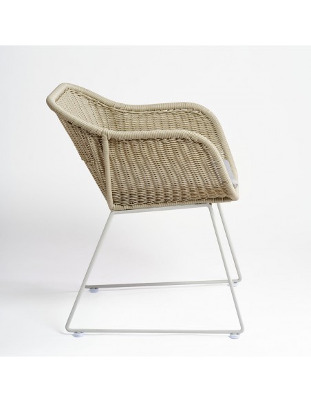 Sillón de ratán sintético color tiza pata blanco piedra Sillón de ratán sintético color tiza pata blanco piedra