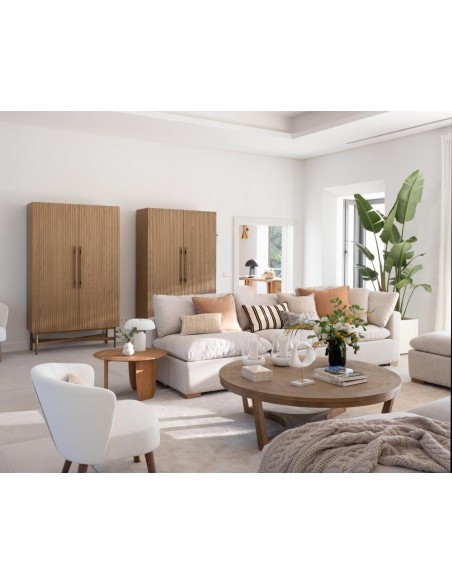 Armario acabado en roble natural alistonado y metal dorado Armario acabado en roble natural alistonado y metal dorado - Imagen 3