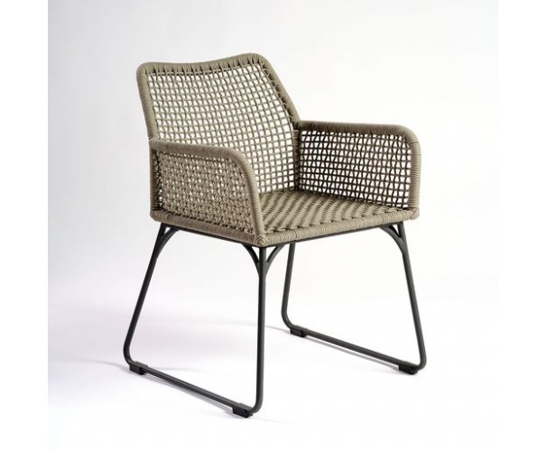 Silla para exterior de cuerda y metal color cemento Silla para exterior de cuerda y metal color cemento