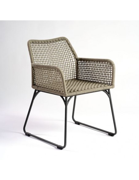 Silla para exterior de cuerda y metal color cemento Silla para exterior de cuerda y metal color cemento