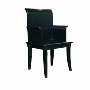 Sillón del este negro envejecido