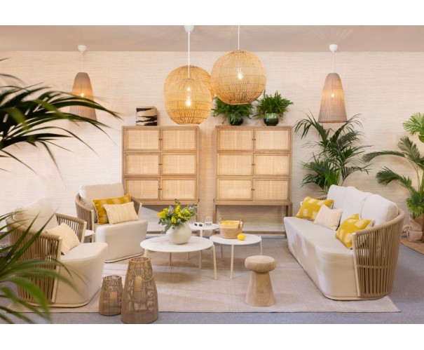 Pantalla de ratán sintético. Pantalla de ratán sintético.