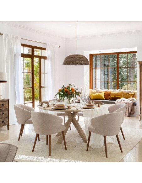 Mesa de comedor redonda acabada en roble blanqueado Mesa de comedor redonda acabada en roble blanqueado