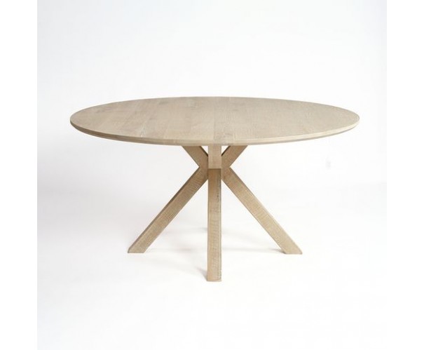 Mesa de comedor redonda acabada en roble blanqueado Mesa de comedor redonda acabada en roble blanqueado